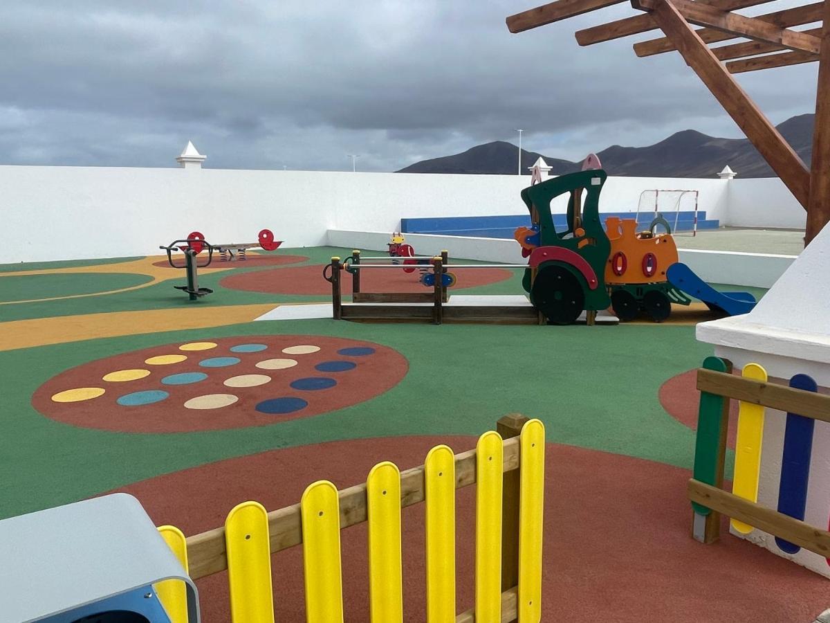 Izaro Apartamento Atico De Lujo Cerca De Playa Dorada Playa Blanca  Exterior foto